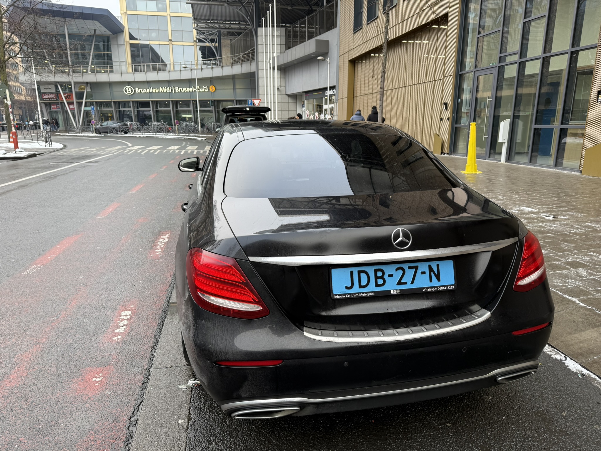 Mercedes E-klasse – achterzijde (Brussel)